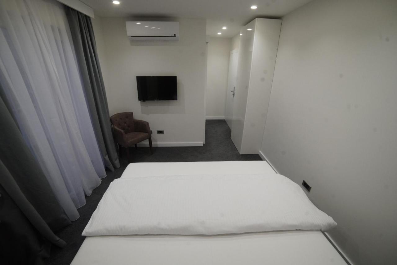 Forty Two Block A Hotel Zagreb Bagian luar foto